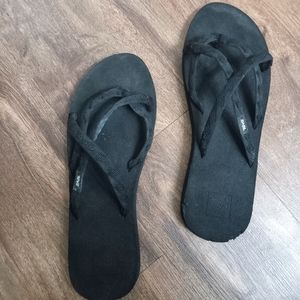 Teva flip flops size 12